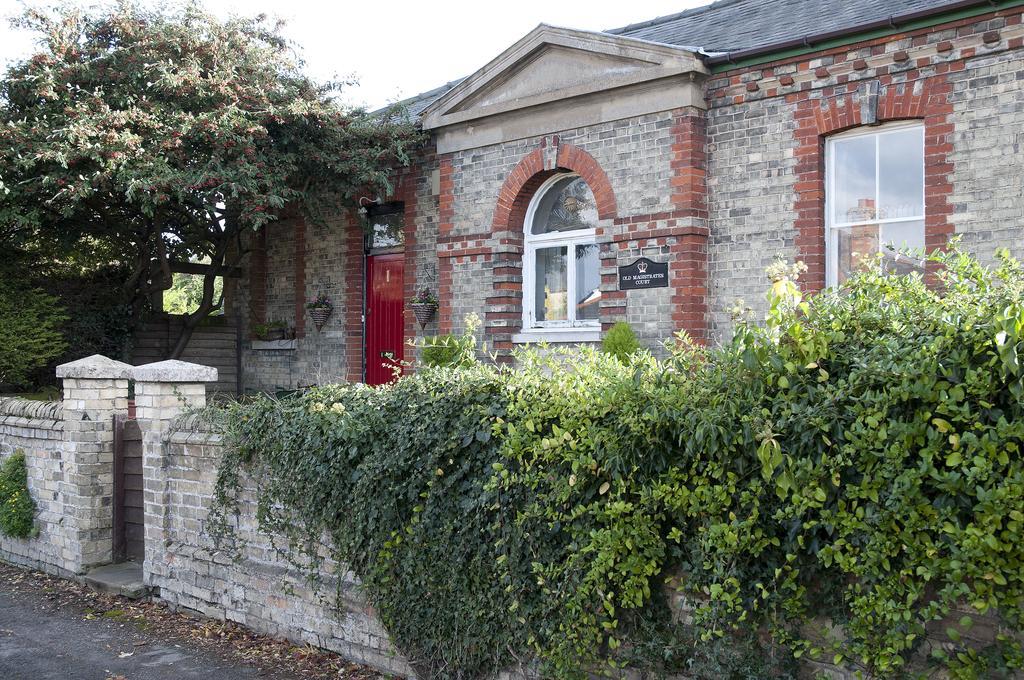 The Old Magistrates Court Bed & Breakfast Melbourn Exterior photo